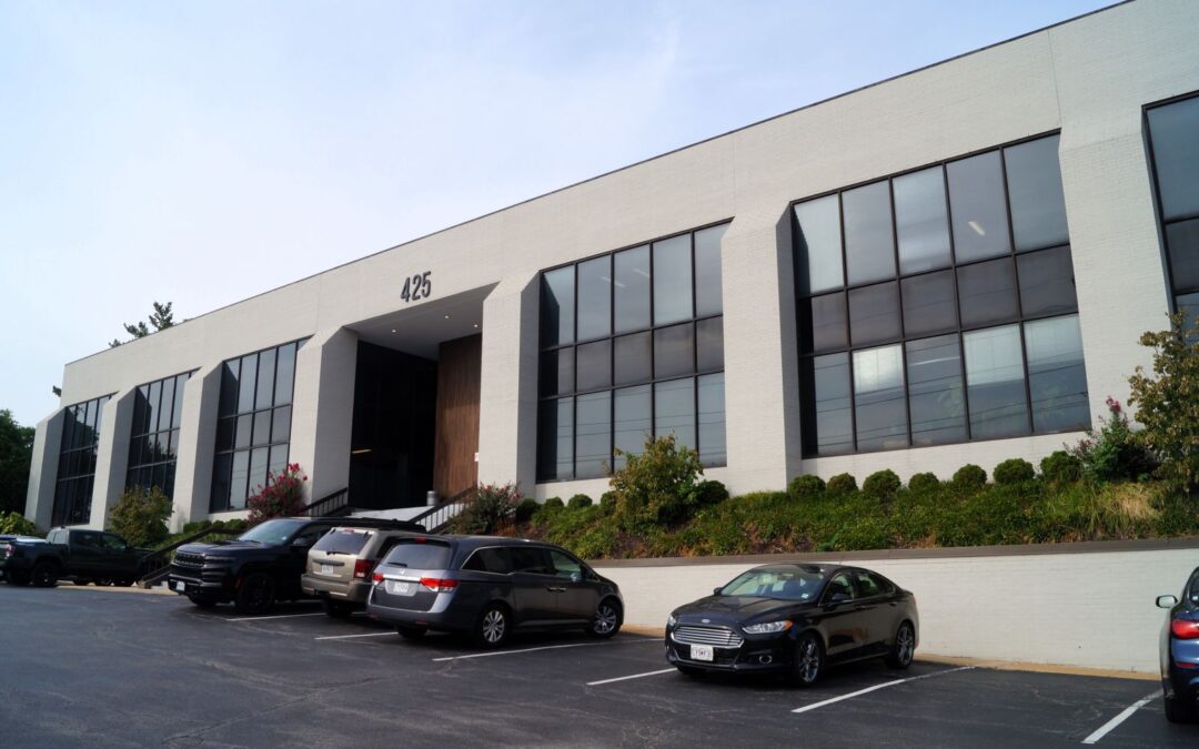 425 N New Ballas Rd, Creve Coeur, Missouri